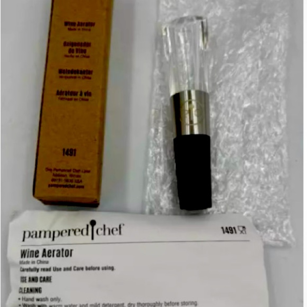 Pampered Chef Wine Aerator New in box. From a smoke free home .
